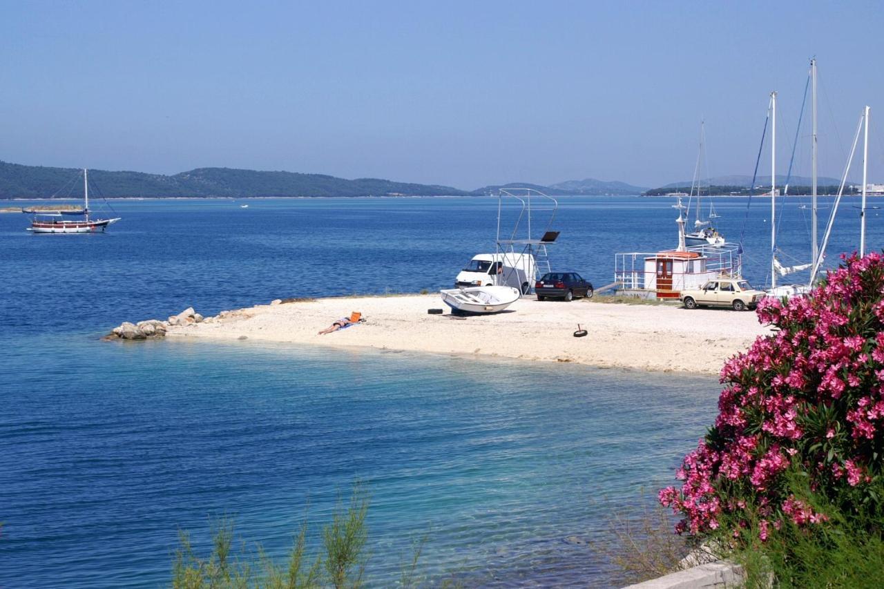 Apartments By The Sea Brodarica, Sibenik - 13615 Bagian luar foto