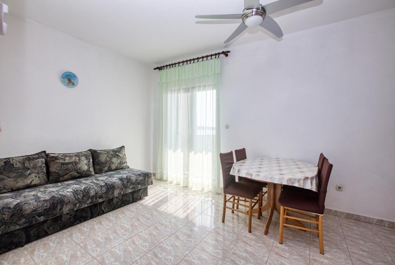 Apartments By The Sea Brodarica, Sibenik - 13615 Bagian luar foto