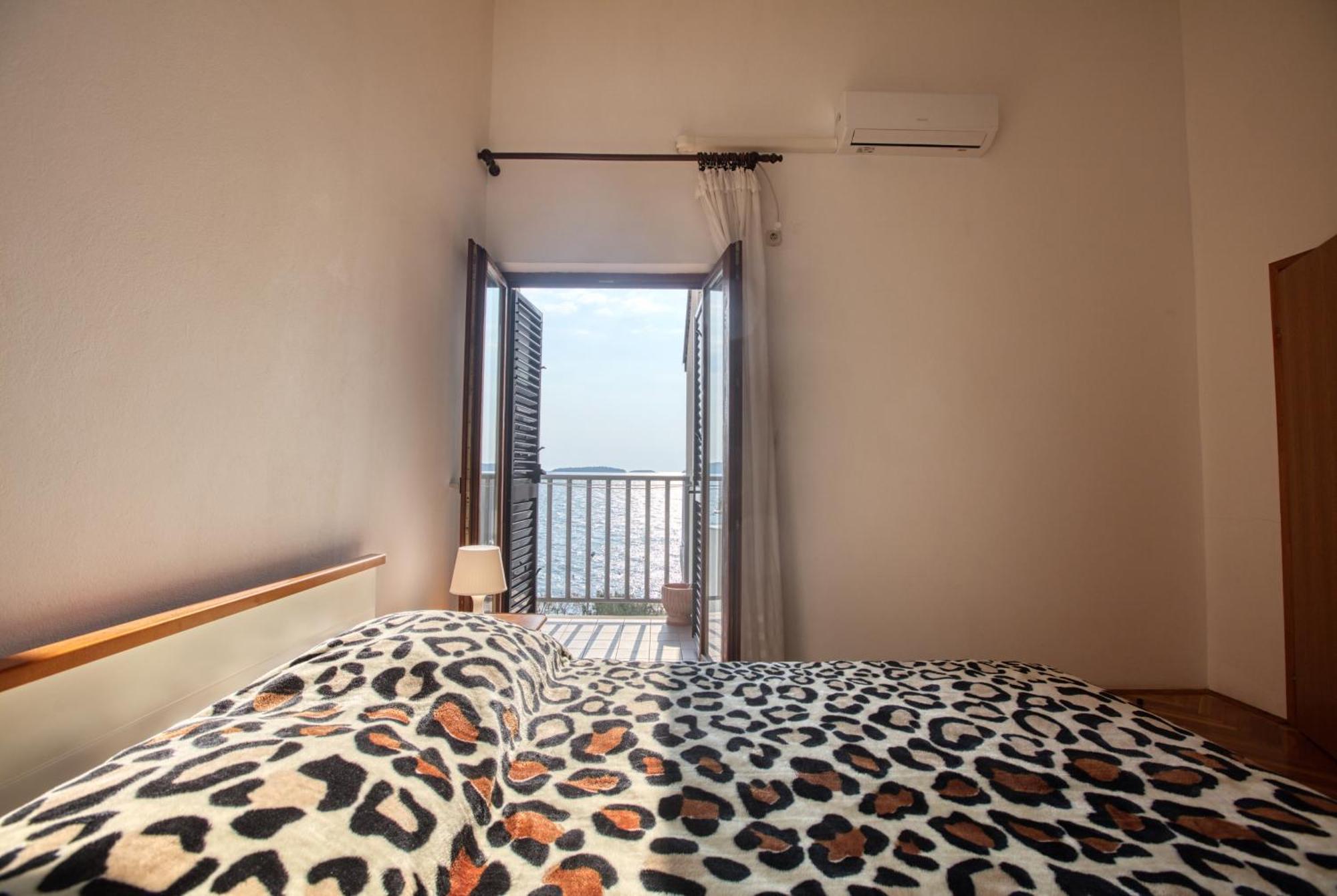Apartments By The Sea Brodarica, Sibenik - 13615 Ruang foto